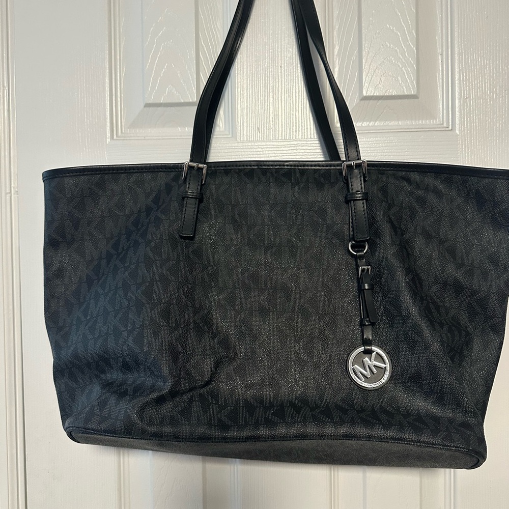 Michael Kors Black‎ Signature Tote